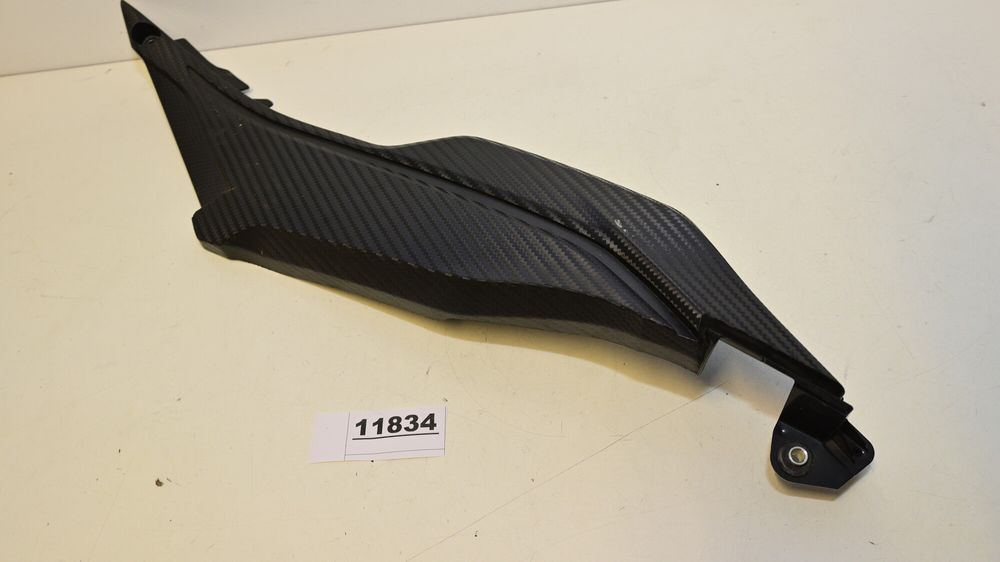 Carena Dreapta Rezervor Benzina Yamaha MT09 / Tracer 2014 - 2024