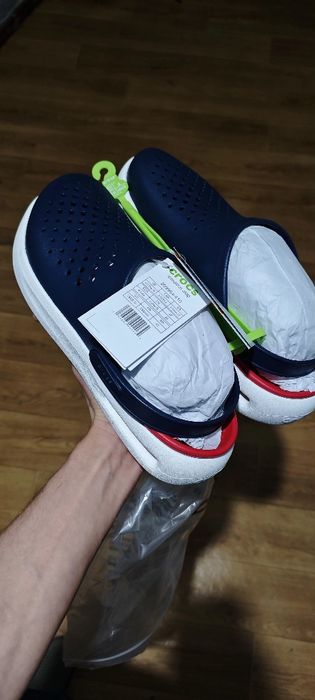 Продаётся CROCS  in-motion clog