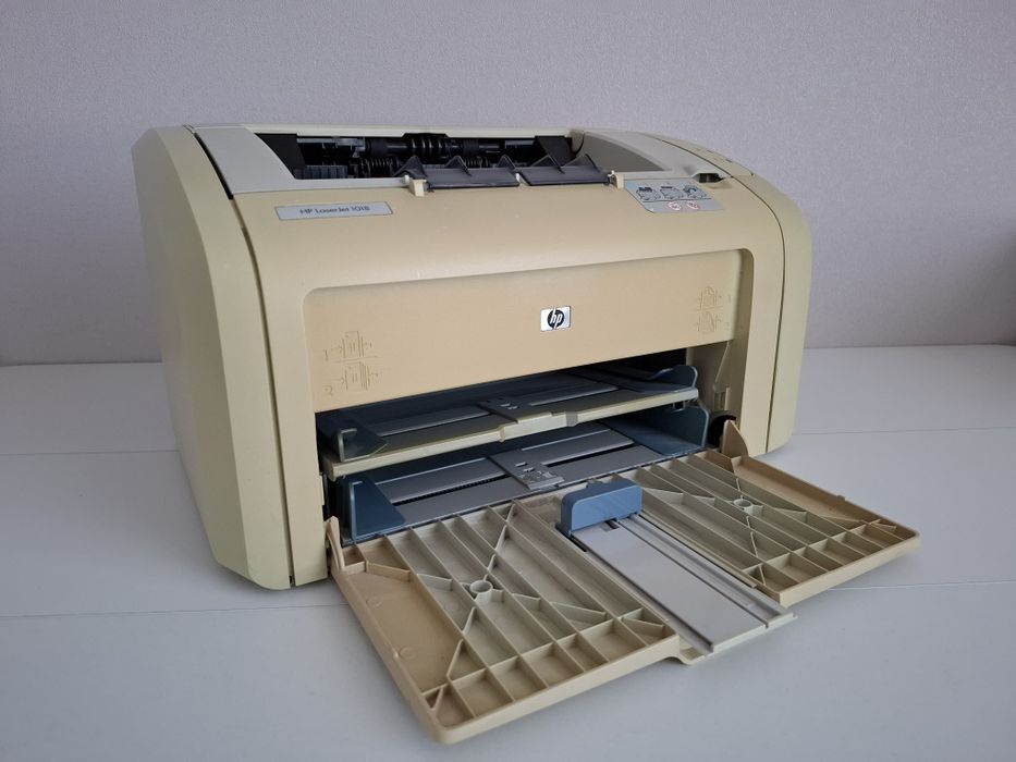 Лазерный принтер HP LaserJet 1018 (Картридж 12A )