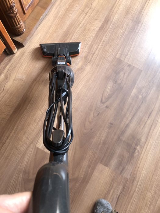 Пылесос вертикальный 10000  тенге