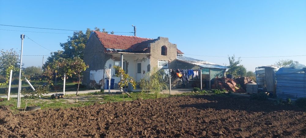 Продавам Къща Лъвино