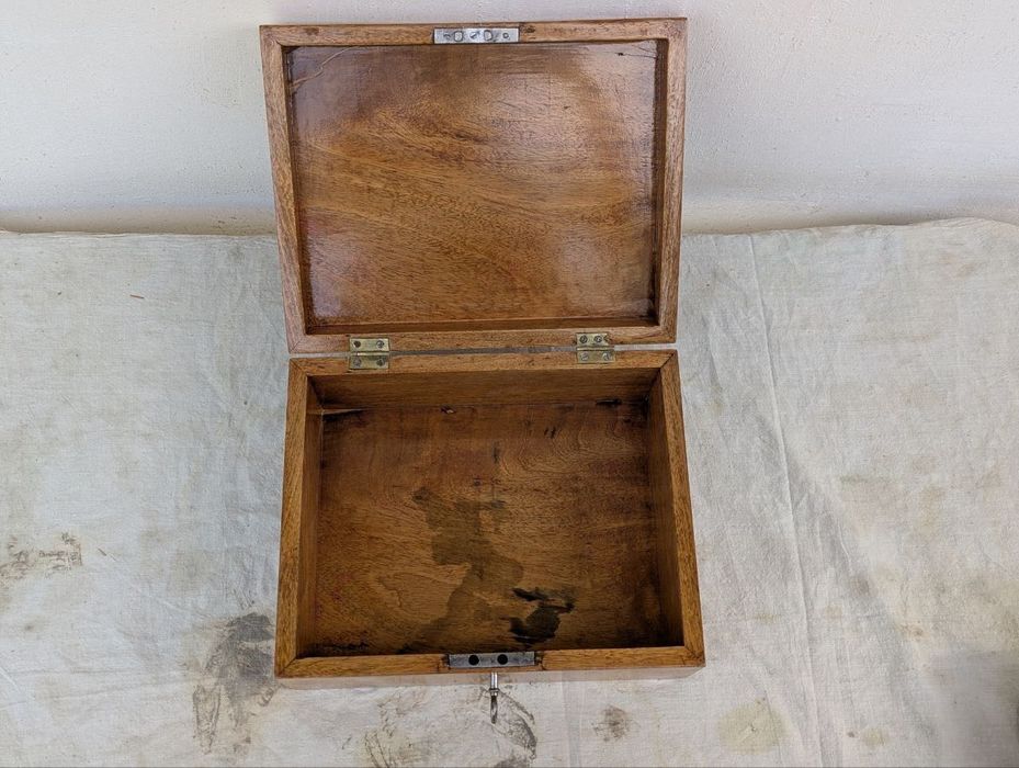 Продам дубовую шкатулку