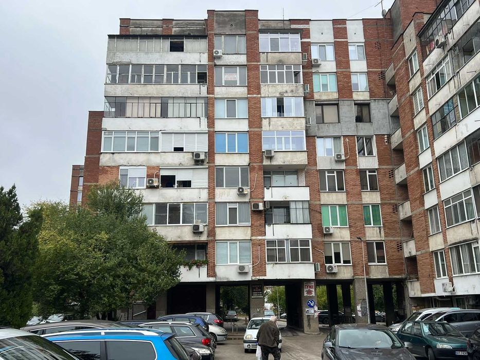 Тристаен Апартамен в Триъгълника