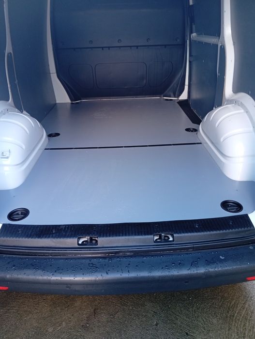 Vând autoutilitara Volkswagen Transporter T5,an de fabricație 2015,TDI