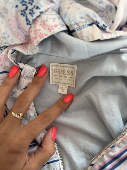 Преходно яке Guess 3-6 м