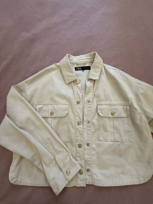 Легкая курточка Зара