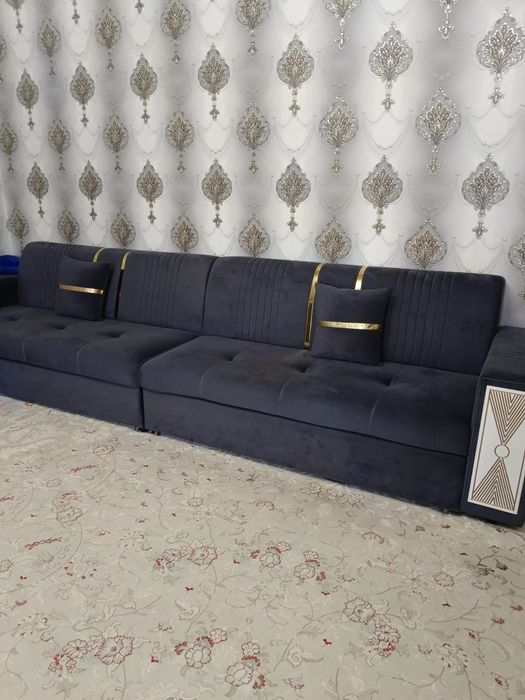 Продам диван 4м почти новый