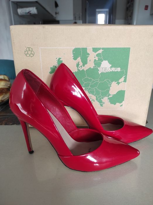 Обувь , за  4 пары  10000