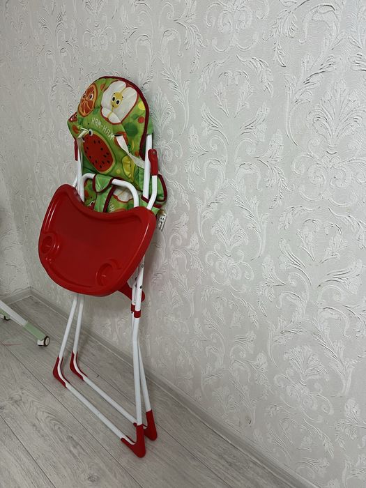 Продам детский стульчик для кормления.