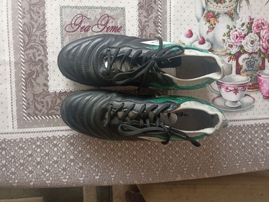 Обувь футбольная