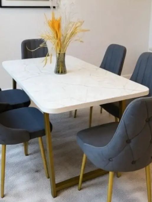 Продам кухонный стол.