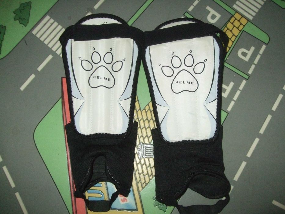 Jampiere protecție tibie bicicletă/fotbal sau alte sporturi.