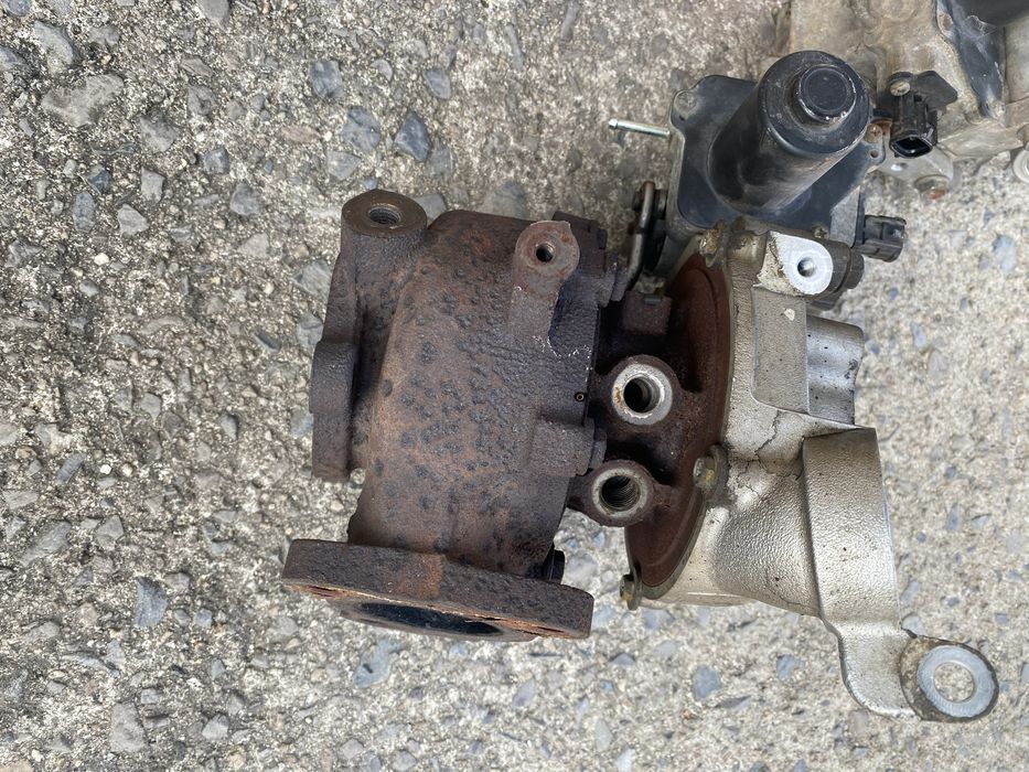 Турбини IHI VB22 / VB23 Toyota Land Cruiser 200