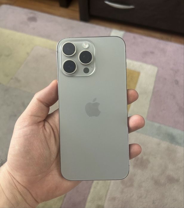 Iphone 15 pro, 256 gb, емкость 83%