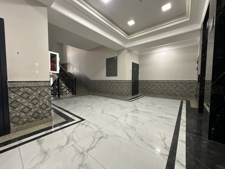 Просторная  трехкомнатная квартира в жк Узбегим от собственника.