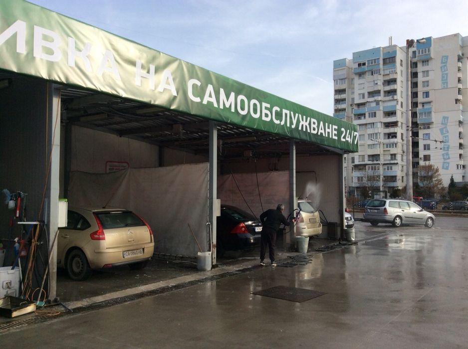 Автомивка дружба 2 предлага измиване на двигатели от горе и от долу