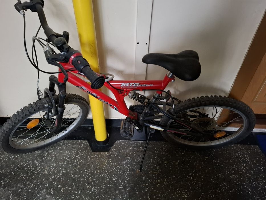 Bicicleta rosie copii