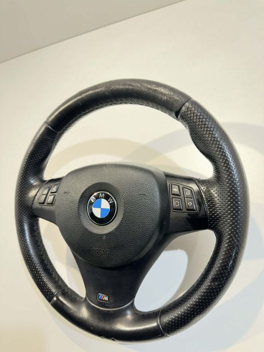 Продаваме М волан за БМВ E90 E91 E92 E93 E87/ BMW