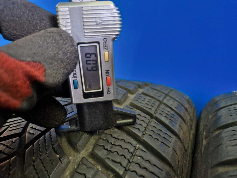 2 Goodyear R19 235/55
зимни гуми DOT4118
