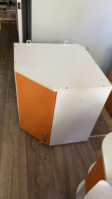 Шкафчик для кухни угловой навесной