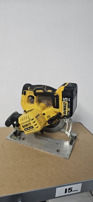 Circular profesional Dewalt Dcs 570