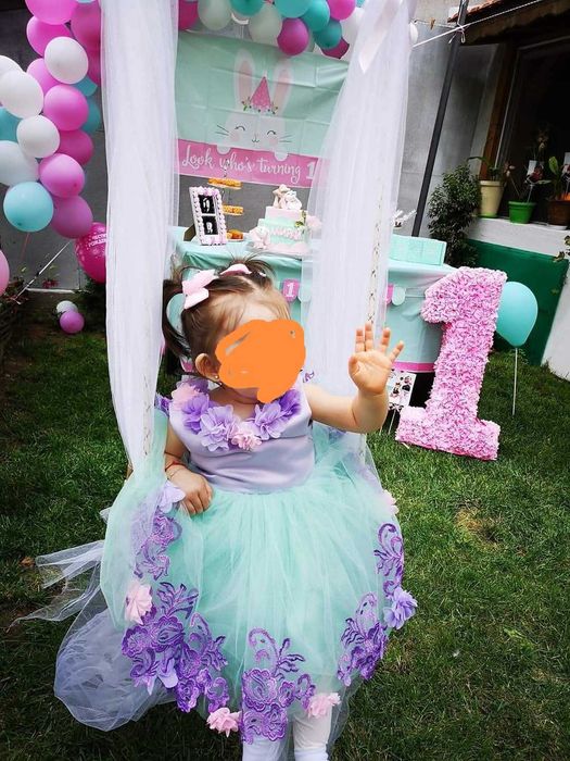 Официална рокля за бебе размер 1 г.