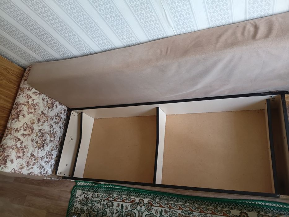 Отдам даром диван