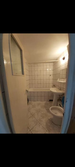 Închiriez ap. 2 dormitoare Între Lacuri
