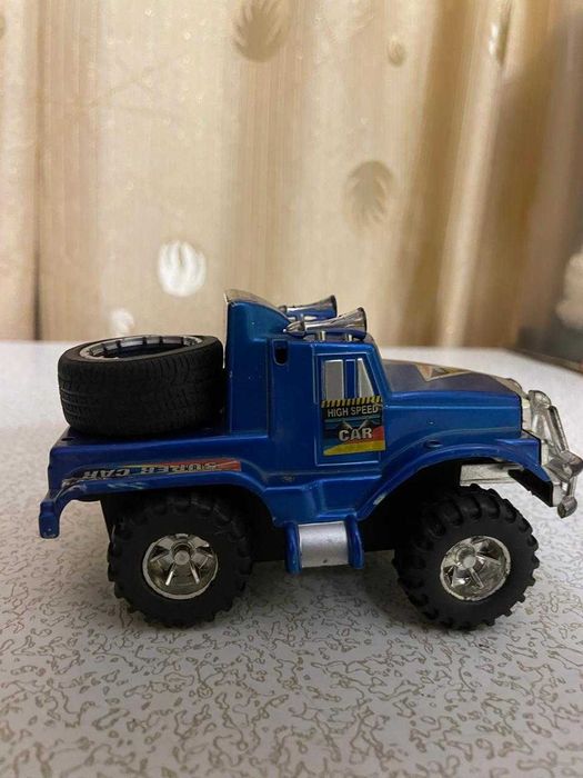 Игрушки разные по 500 тг