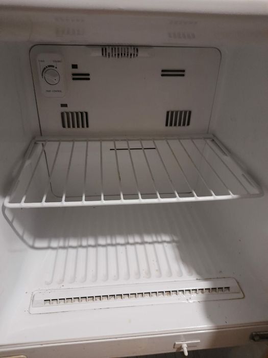 Срочно продаём холодильник