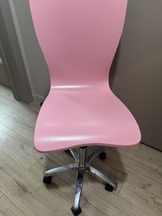 Письменный стол со стулом для девочек