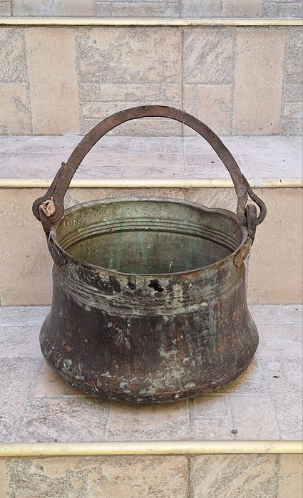 Медно котле за декорация