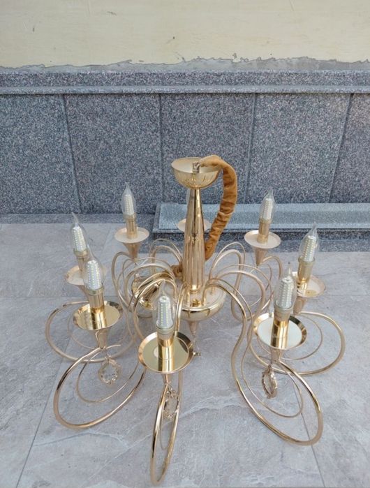 Золотистая люстра