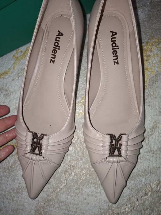Продам женские туфли