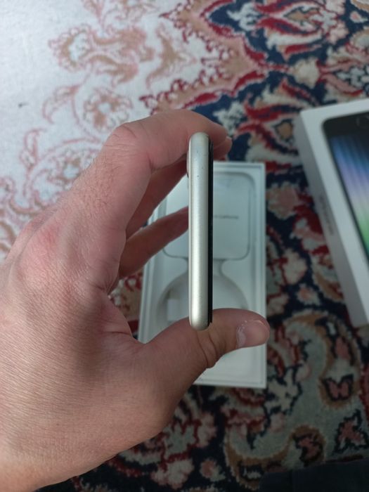 IPhone SE 2022 договорная