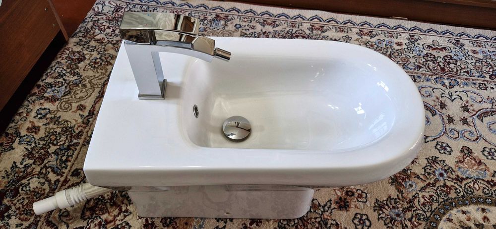 Биде   RAK  Альпийский белый