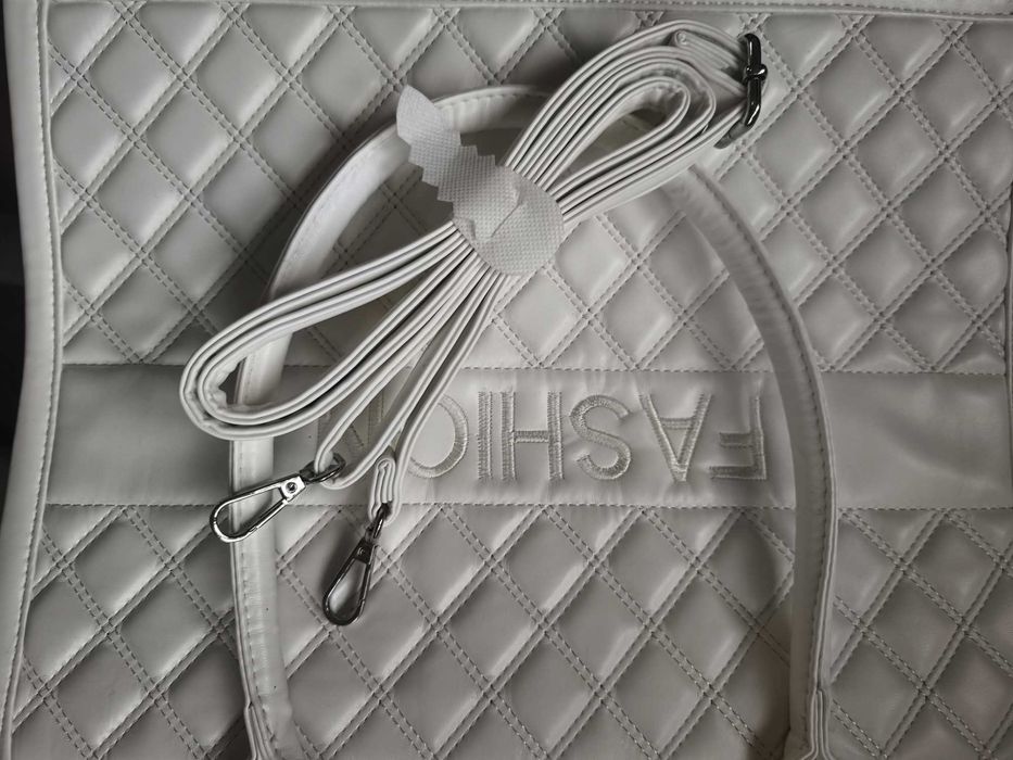 Нова дамска чанта