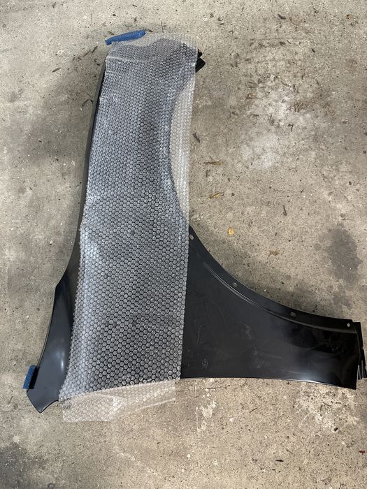 DODGE Durango! Чисто Нов! Оригинален десен калник!