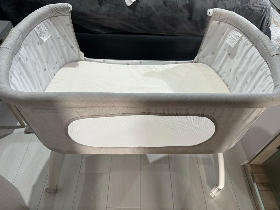 Бебшка кошара Пали next to me