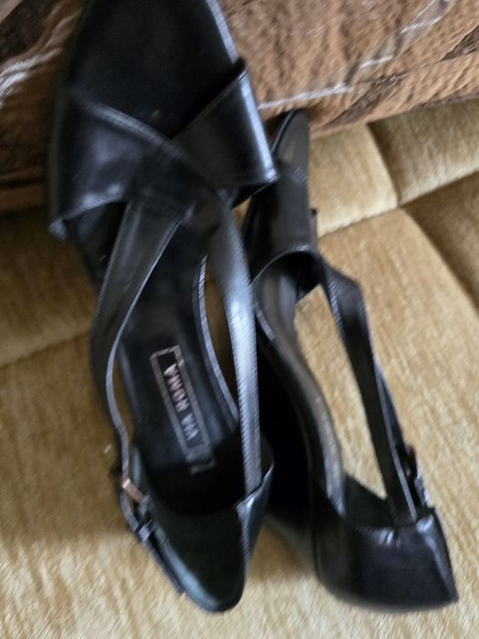 Италиански  обувки от естествена кожа  на Via Roma