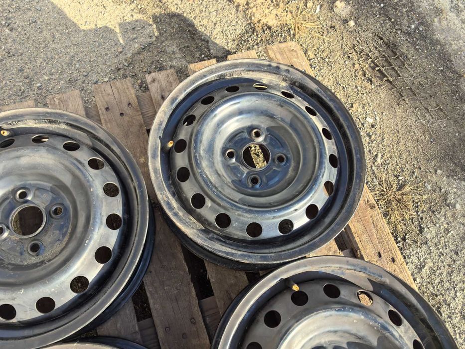 15 цола 4 х 100 мм Тойота / КИЯ / Хюндай / Мазда - 5,5 Инча / ЕТ 45