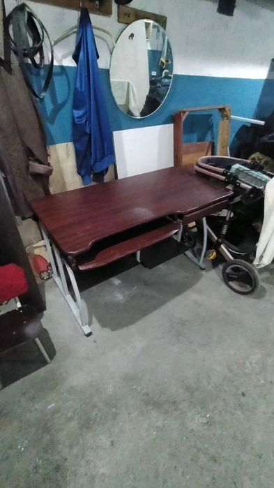 Продам компьютерный стол