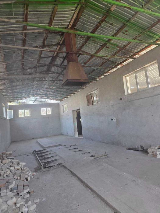 Нотурар Бино сотилади, худуди 20сотих, 7сотихда бинолар мавжуд