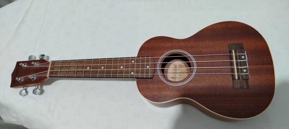 Продам укулеле в отличном состоянии