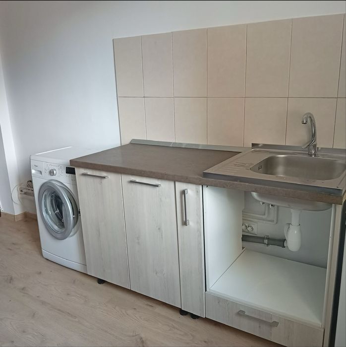 Închiriez garsoniera confort 3