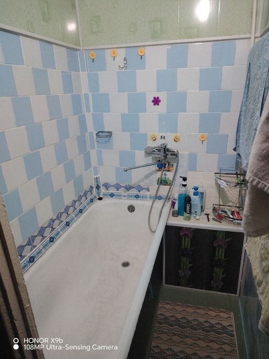 Navoiy shahrida 3 xona uyimiz ijaraga beriladi ichida hamma jihozlari