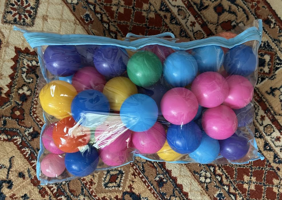 Манеж игровой и шарики