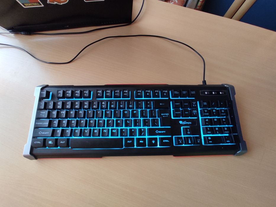 Геймърска клавиатура Genesis Rhod 400 RGB