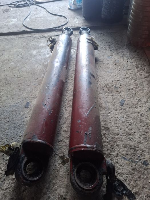 Хидравлични цилиндри