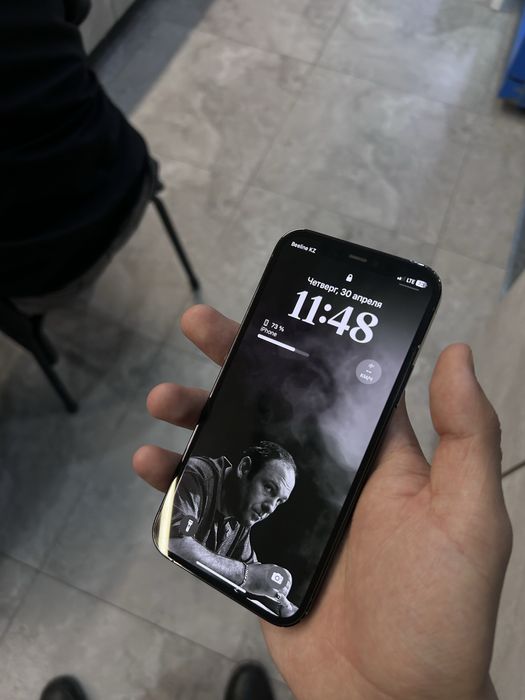Айфон 12 про / телефон